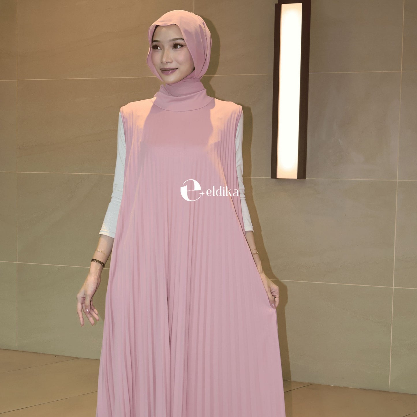 SOFT PINK